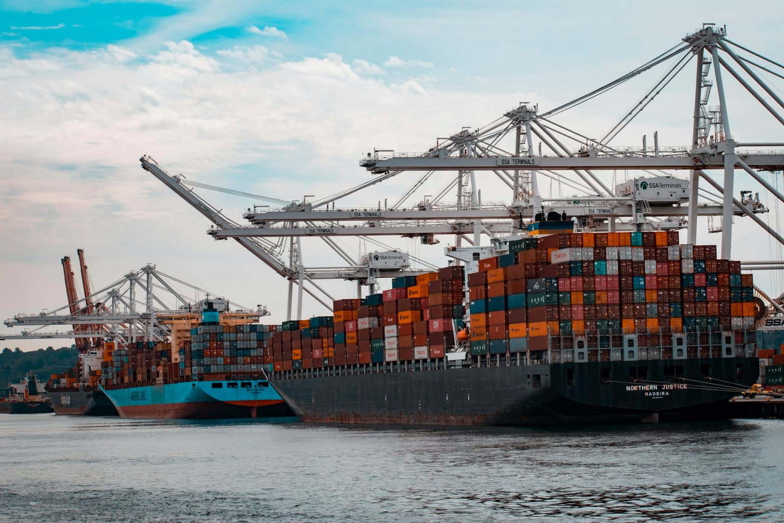 Container vessel loaded for export